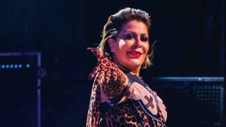 Alejandra Guzmán falls on stage and cancels the show in Washington;  she is transferred to the hospital by ambulance